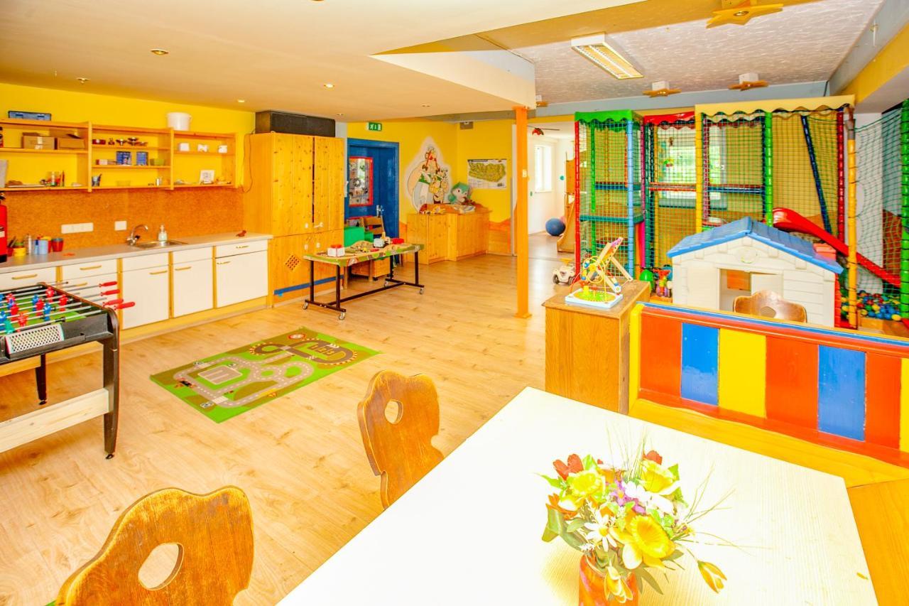 Kinderhotel Schneekonig Patergassen Bagian luar foto